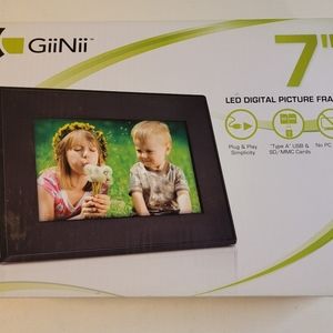 GiiNii 7" LED Digital Picture Frame